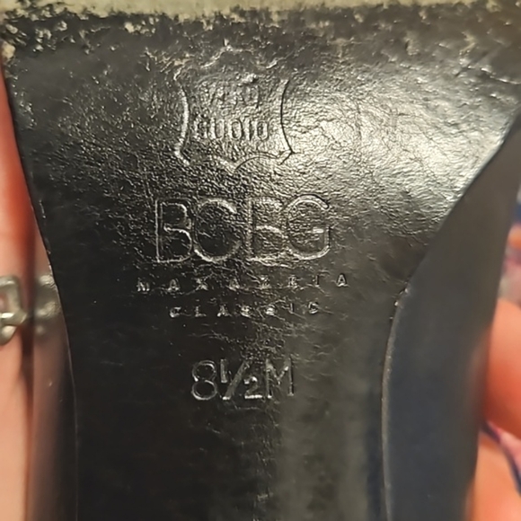 BCBG MaxAzria Classic leather pump - Picture 9 of 10